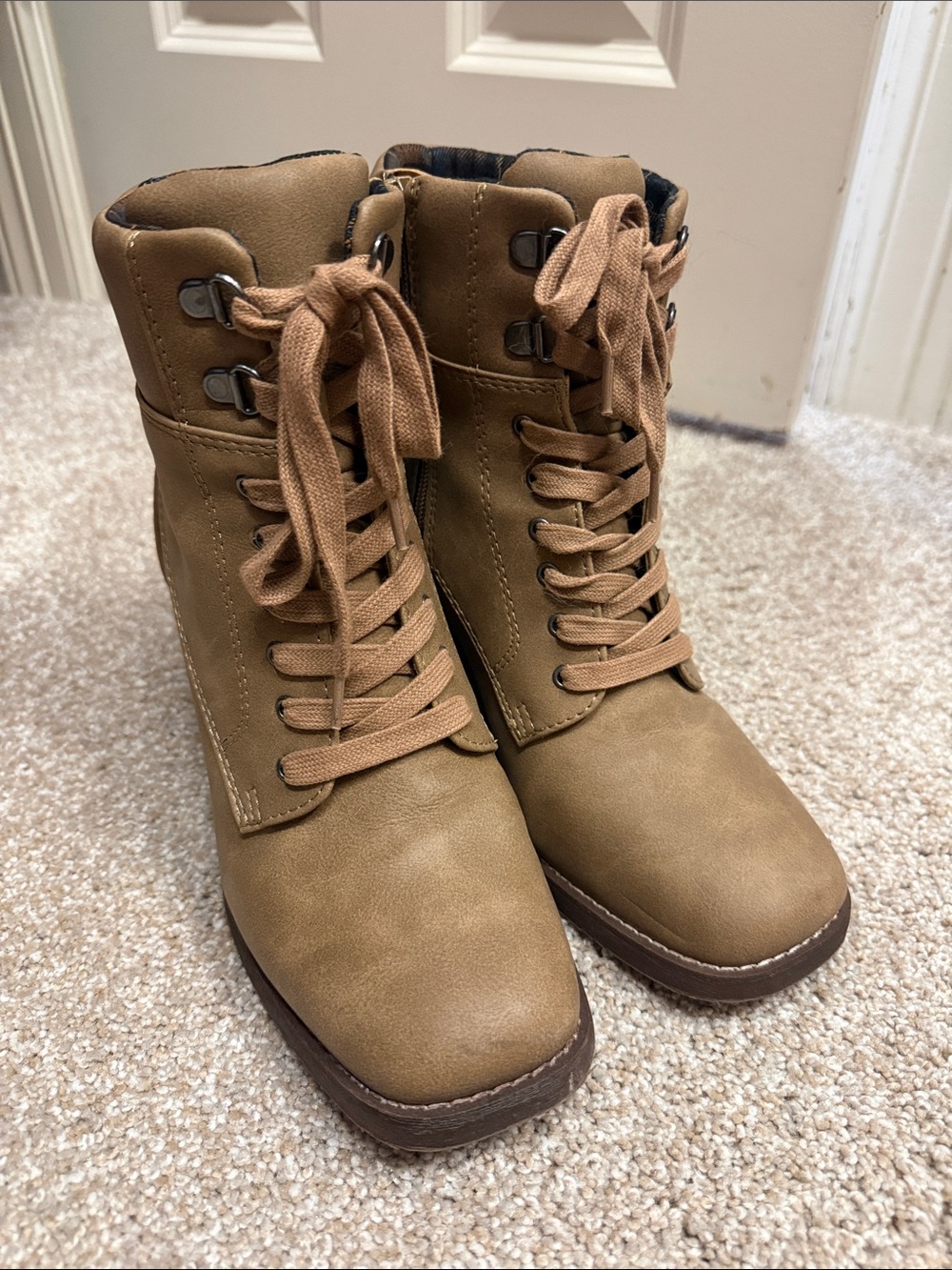 Women’s Lace-Up Ankle Boots in Tan - Picture 2 of 3